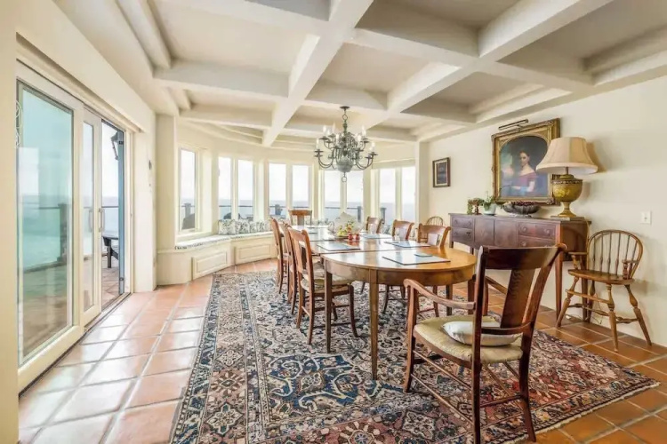 4 Bedroom With Pool in Oceanside