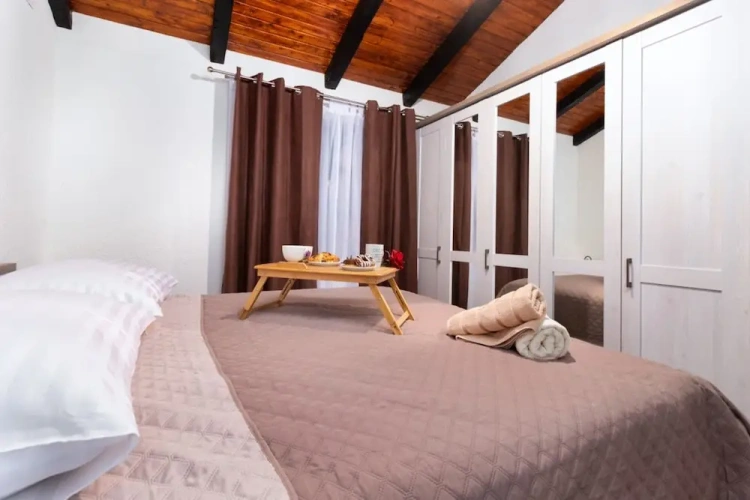 3 Bedrooms Cottage with garden view