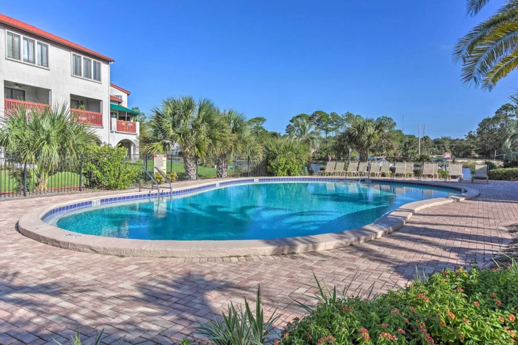 Charming Panama City Studio w/ Community Pool!