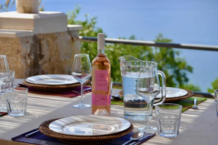 Restored 350 year old Villa, stunning views, idyllic location, large pool
