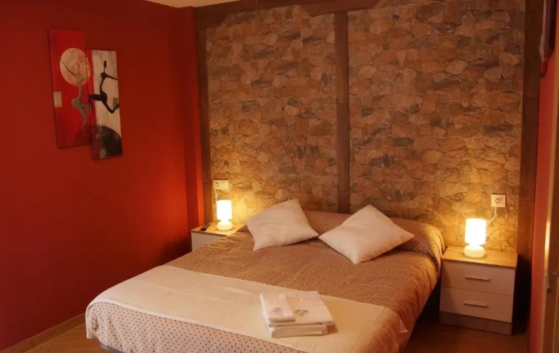 4 Bedrooms Cottage