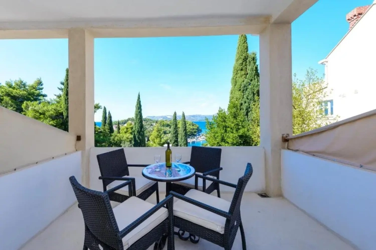 1 Bedroom Apartment with balcony and with sea view