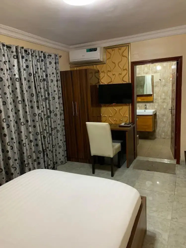 Royal Marquis Hotel