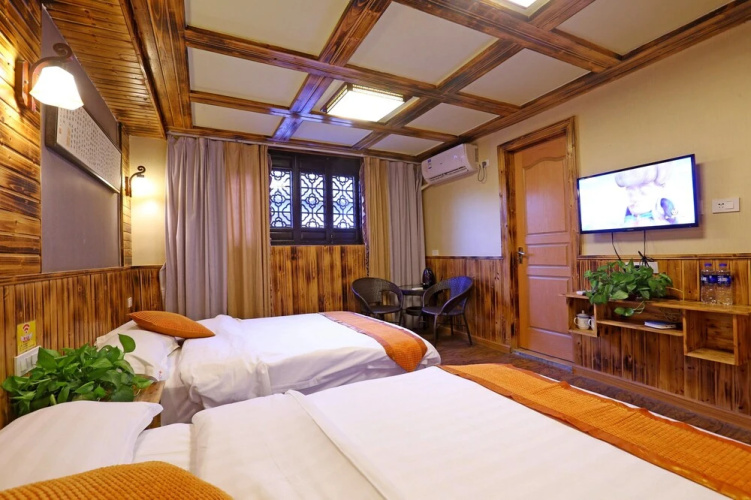 Alley Boutique Inn