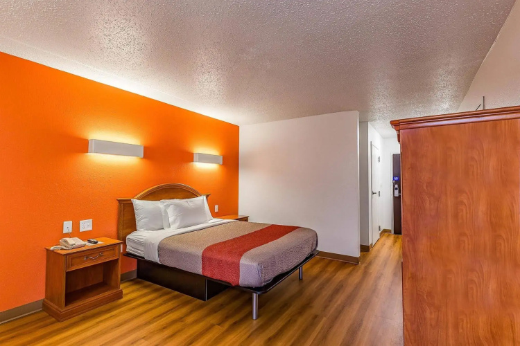 Red Lion Inn & Suites Pontoon Beach