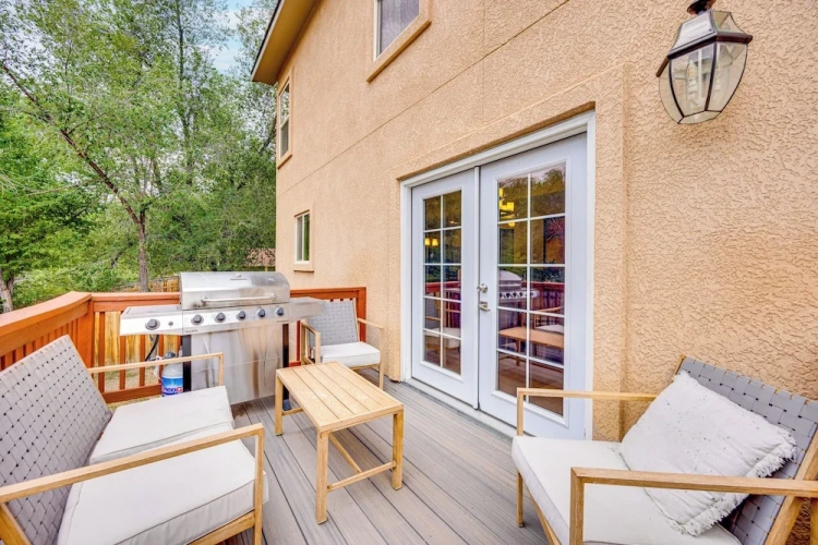 4 Bedrooms Cottage