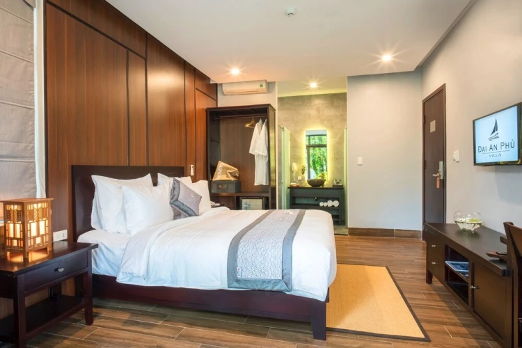 Deluxe Double room with balcony and with pool view