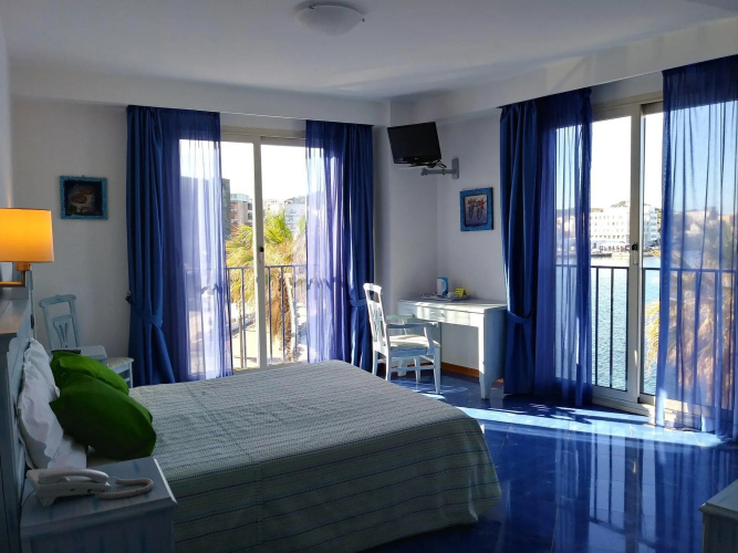 Blue Moon Hotel
