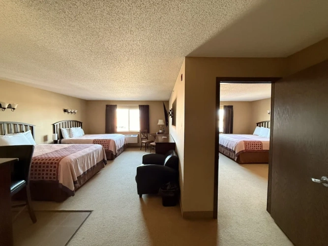 Quadruple Family Suite