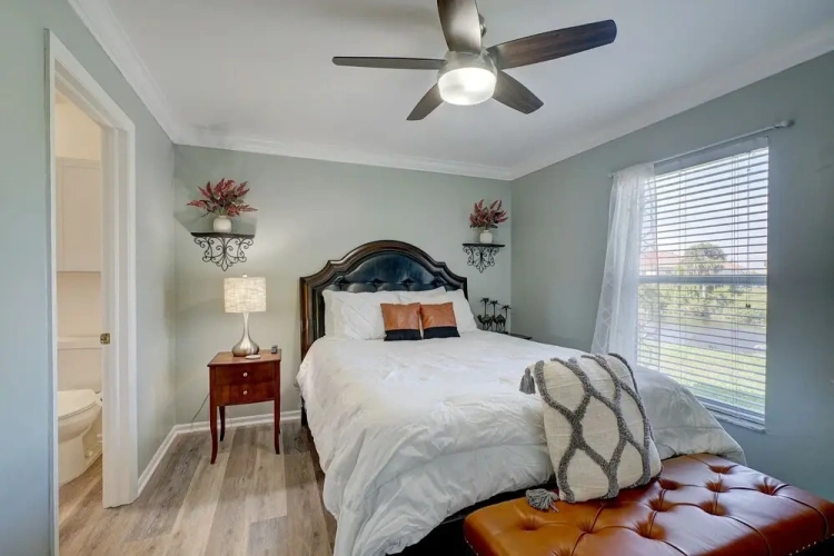 4 Bedrooms Cottage