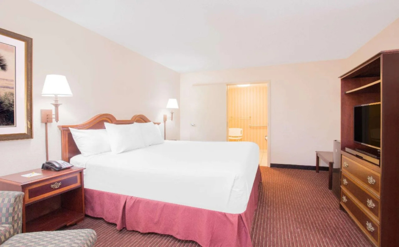 Days Inn by Wyndham Dothan