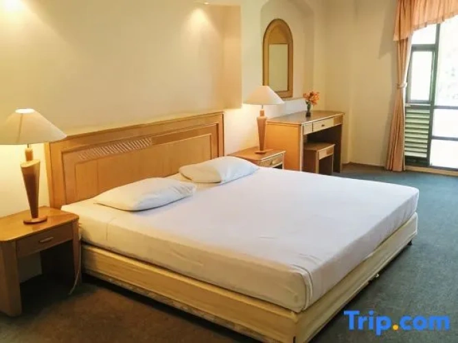 Suite with garden view