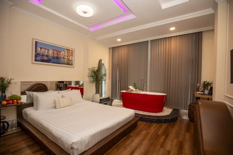 Deluxe Double room with city view