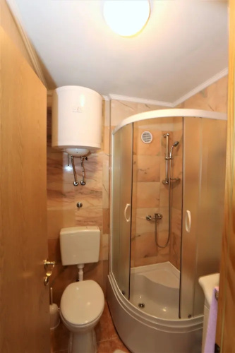Holiday house in stone with heated pool