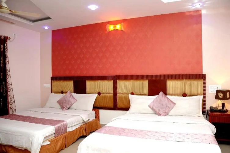 Standard Triple room