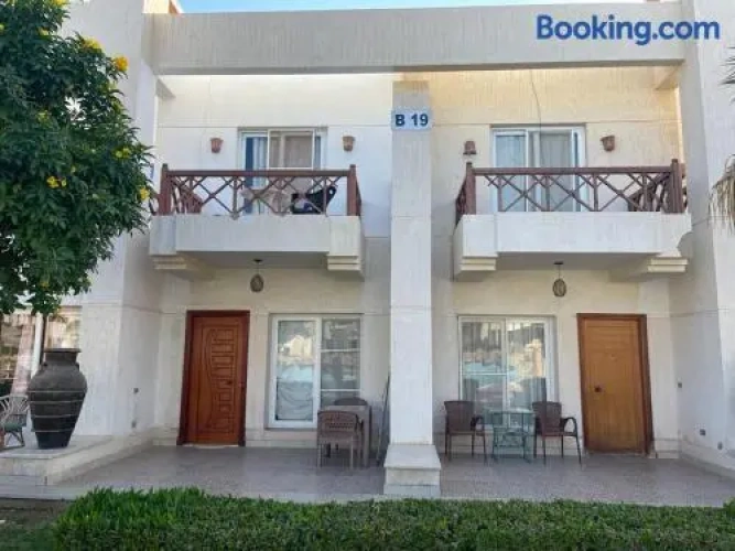 Sunny Lakes Resort Apartments - Adults Only