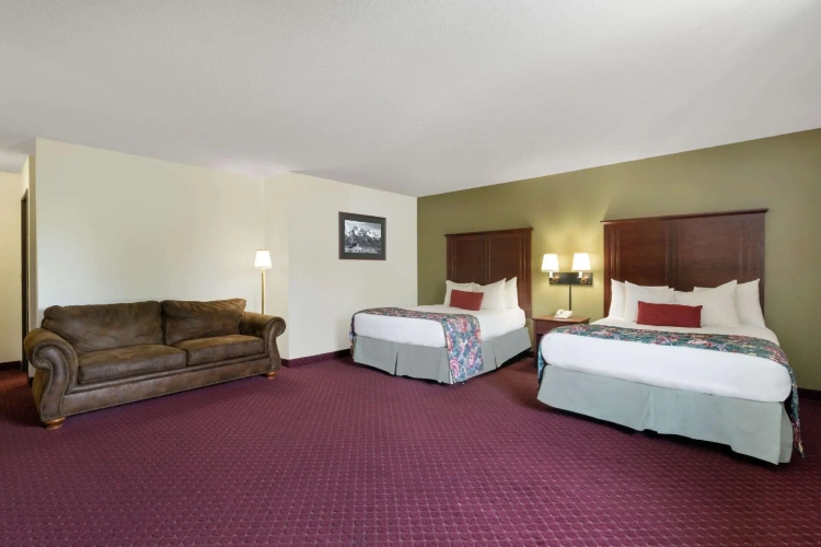 Quadruple Suite