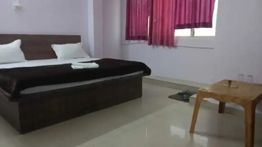 Hotel Trishla Inn Lodging & Boarding