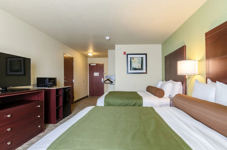 Cobblestone Inn & Suites - Corry