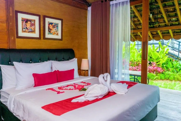 Suite with lake view
