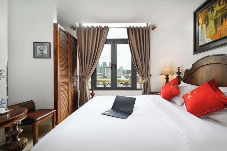 Deluxe Double room with balcony and with city view
