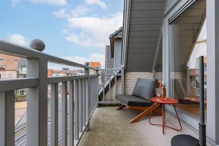 Cozy Apartment With Balcony With Parking
