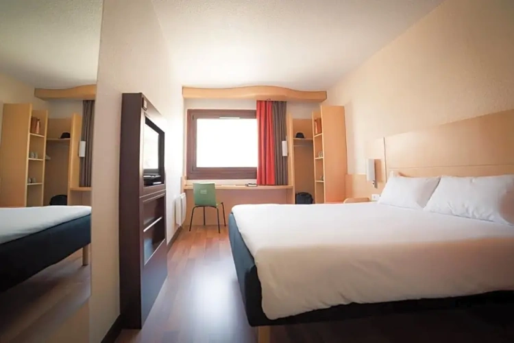 Standard Double room with view