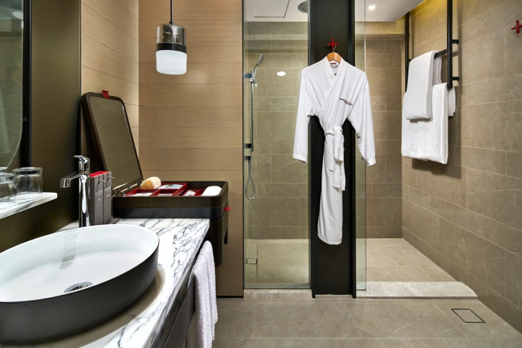 Swissôtel The Stamford photo 12