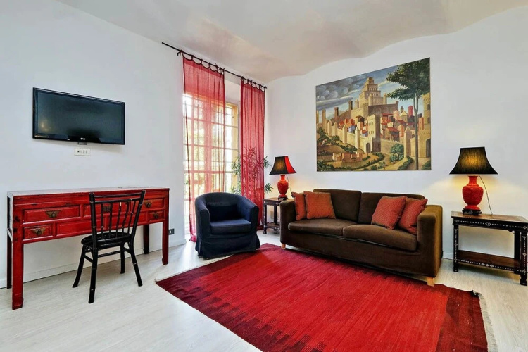 Spanish Steps Charming Apartment