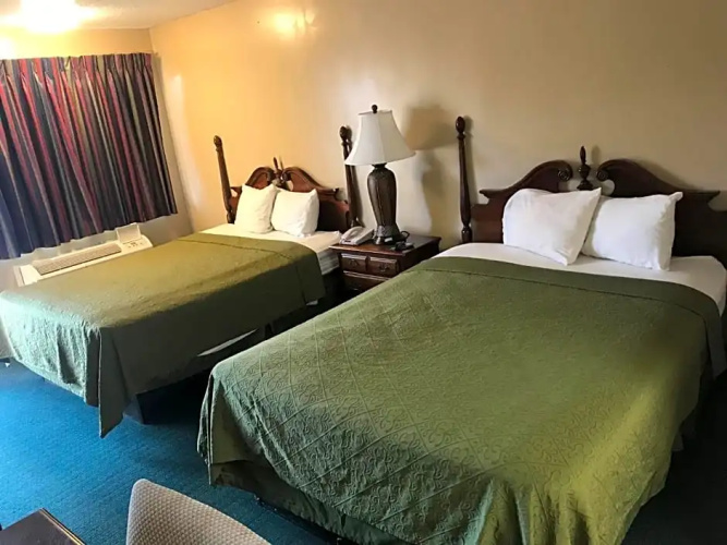 Travelers Inn