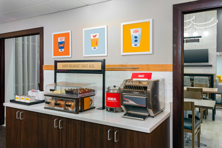 Hampton Inn & Suites Cleveland-Beachwood photo 13