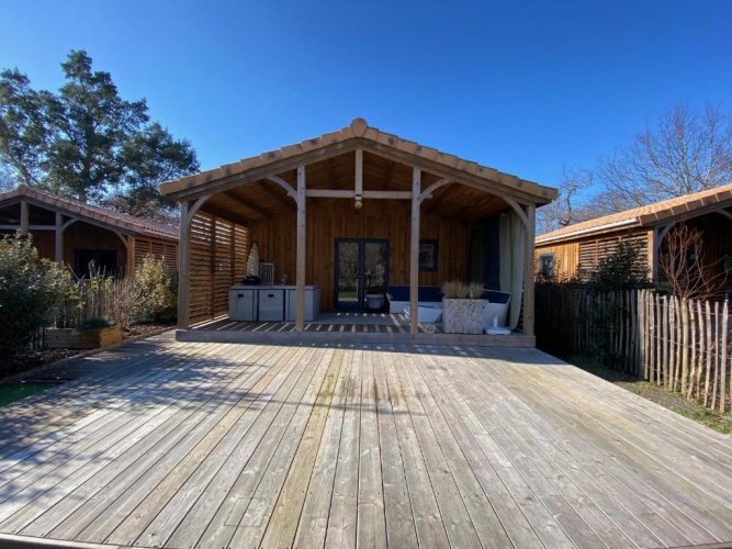 2 Bedrooms Chalet