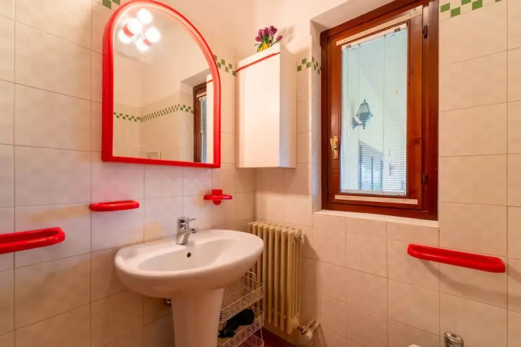 Crimson Apartment by Wonderful Italy