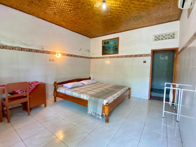因陀罗普拉酒店(Indra Pura Hotel)