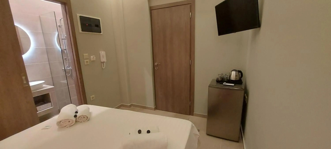 D Spacious Brand New Studio Ideal for 2 D