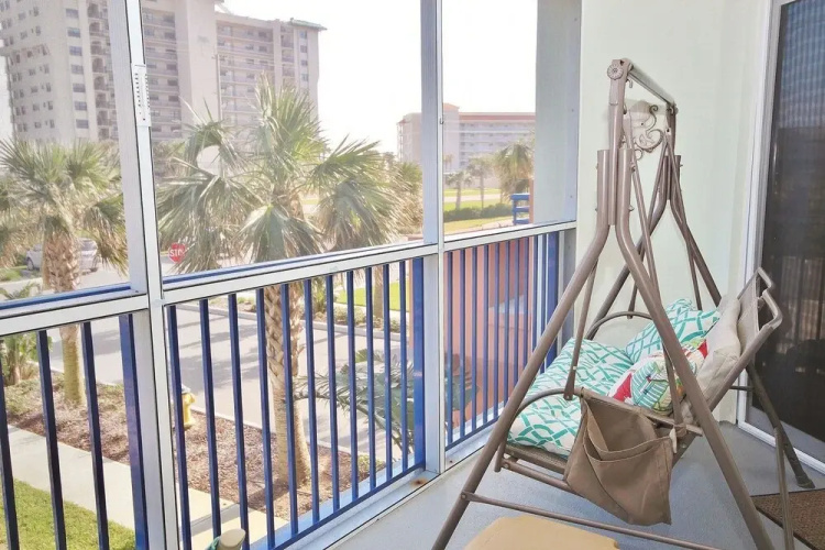Oceanwalk 18-203 Apartment 3