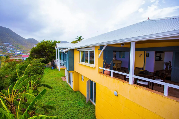 Spacious Villa with Ocean and Mountain view-4 beds