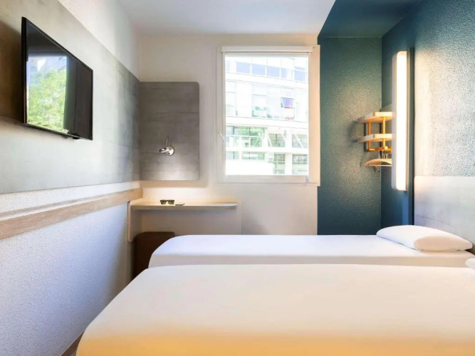 Standard Double room — King Bed