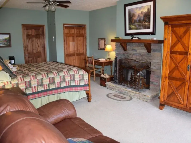 Long Mountain Lodge