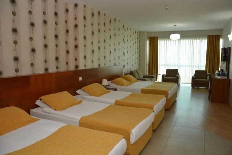 Standard Quadruple room with view