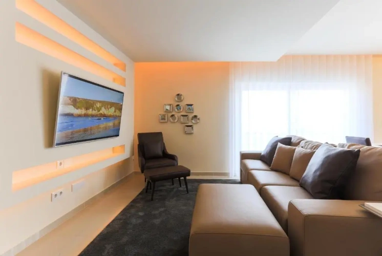 2 Bedrooms Apartment