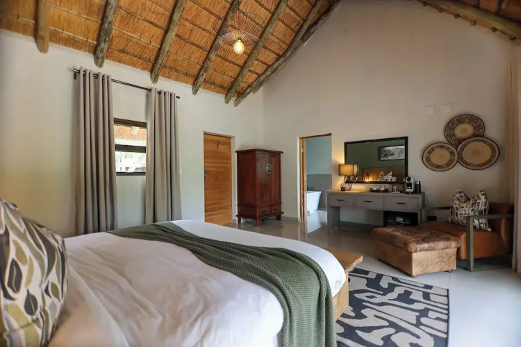 Tomo Safari Lodge