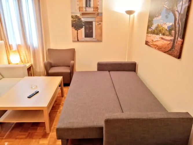 Comfortable apartment in Acropolis