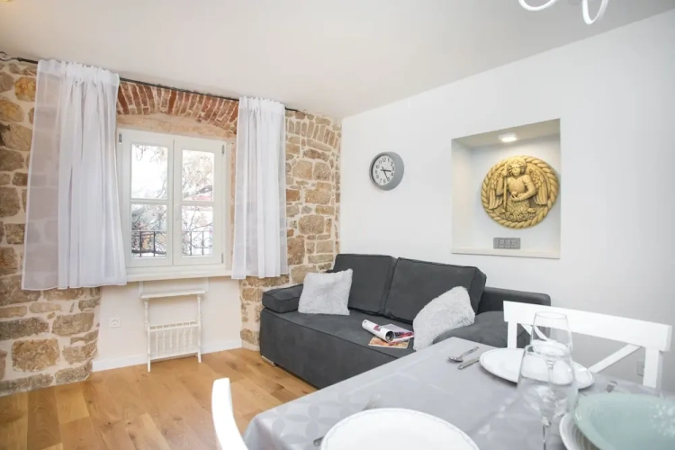 Apartment with city view