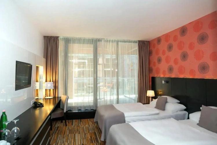 Standard Twin room with balcony