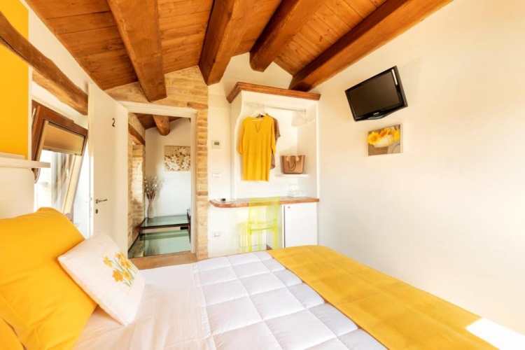 Standard Double room with pool view