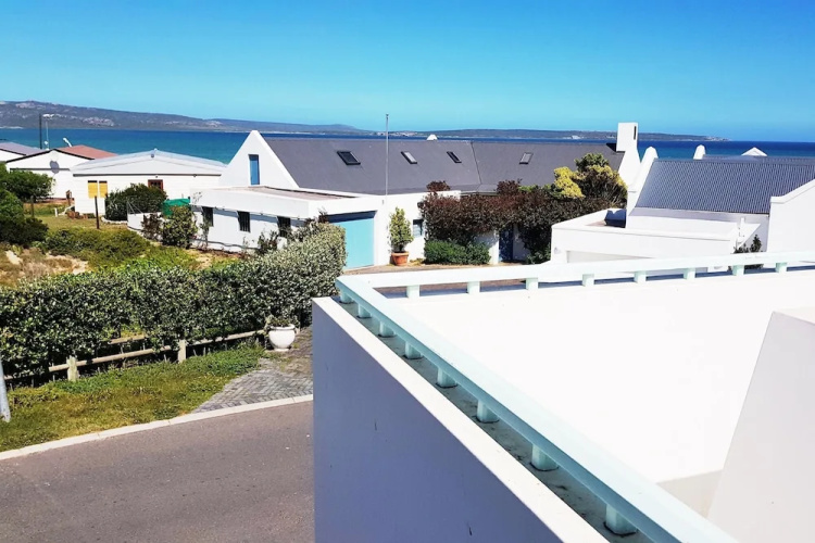 99 Steps, Langebaan 8-sleeper