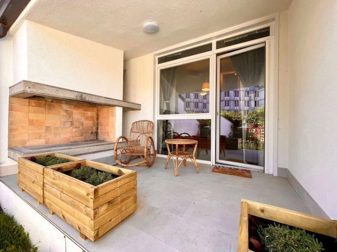2 Bedrooms Villa with balcony and with garden view