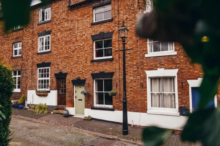 2 Bedrooms Cottage