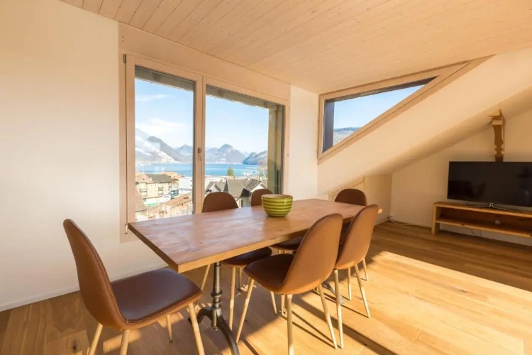 3 Bedrooms Apartment